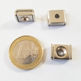 magnete al neodimio rettangolare con foro di fissaggio 10 x 13,5 mm