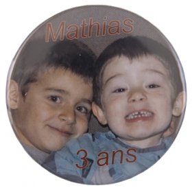 Round and Rigid Birth announcement magnet 75mm