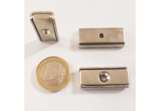magnete al neodimio rettangolare con foro di fissaggio 30 x 13,5 mm