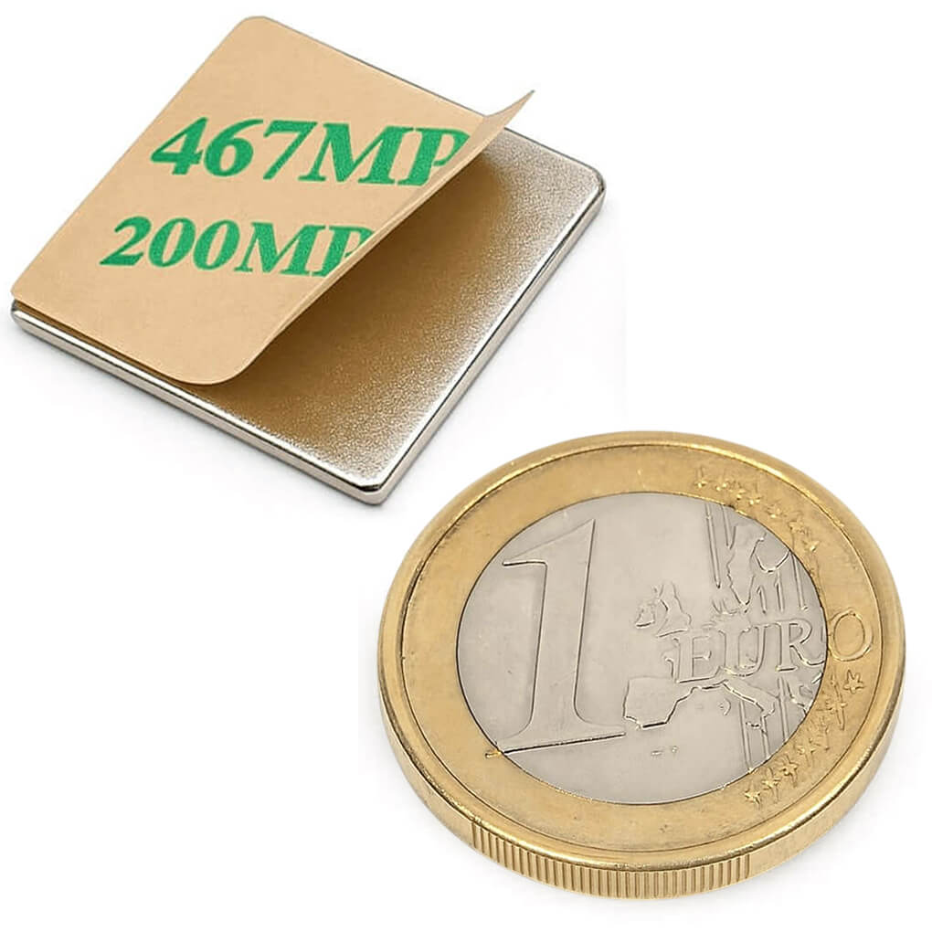Aimant autocollant 20x20x1mm, puissance 1.1kg 55 Aimant autocollant 20x20x1mm, puissance 1.1kg